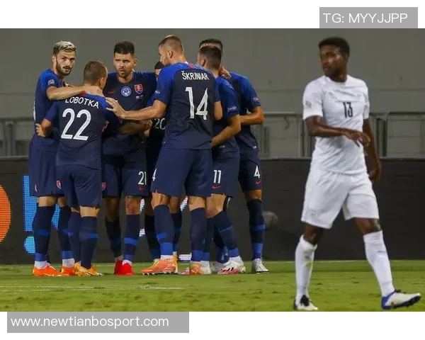 早报聚焦:德国荷兰双双晋级展现强劲实力无懈可击 早报聚焦:德国荷兰双双晋级展现强劲实力无懈可击