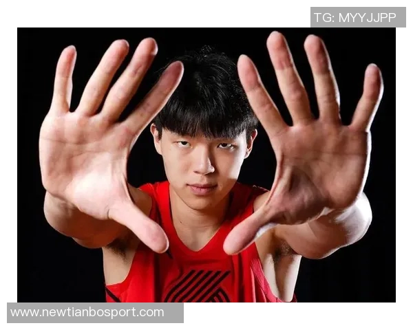 杨瀚森在比赛中表现出色罗威伤愈前他将迎来更多出场机会 杨瀚森在比赛中表现出色罗威伤愈前他将迎来更多出场机会