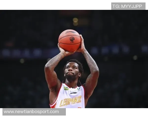 瓦塞尔上半场表现惊艳5投全中三分球2中2轻松拿下14分